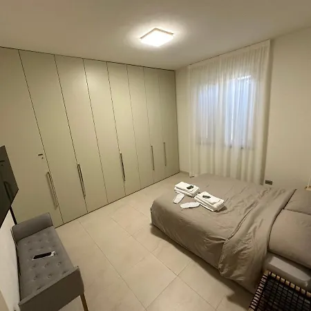 Apartament Casavale Elegante Residenza 108 Mq Max 7 Persone Piacenza