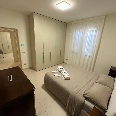 Casavale Elegante Residenza 108 Mq Max 7 Persone Apartment Piacenza