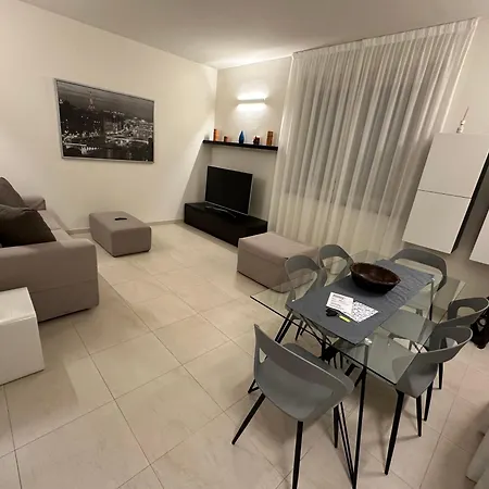 Casavale Elegante Residenza 108 Mq Max 7 Persone Piacenza