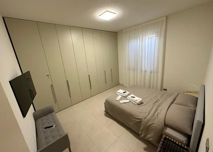 Daire Casavale Elegante Residenza 108 Mq Max 7 Persone Piacenza