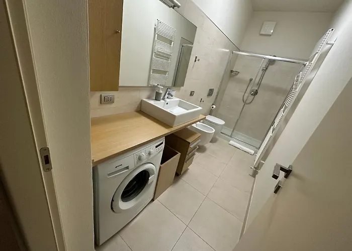 Casavale Elegante Residenza 108 Mq Max 7 Persone Piacenza